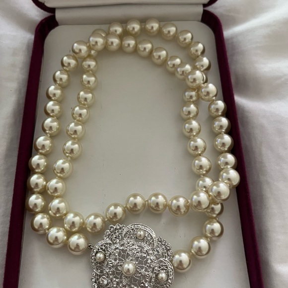 Kamrose and Cross Pearls - Picture 2 of 5